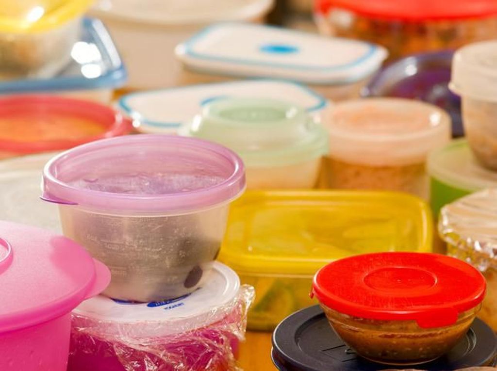 Berbahaya! Stop Pakai Plastik untuk Mengemas Makanan Berbahaya! Stop Pakai Plastik untuk Mengemas Makanan