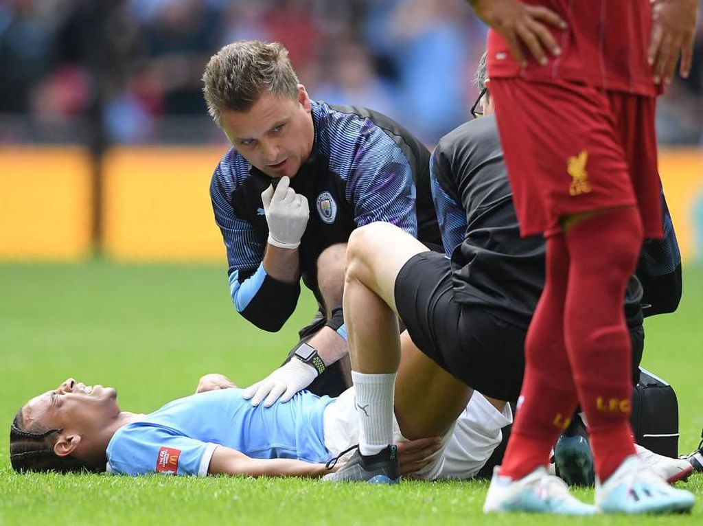 Leroy Sane Harus Dioperasi Akibat Cedera Lutut Parah Leroy Sane Harus Dioperasi Akibat Cedera Lutut Parah