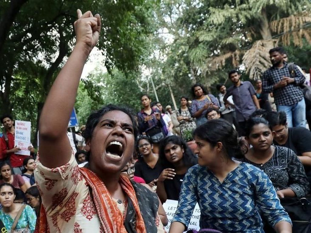 India Longgarkan Sejumlah Pembatasan di Wilayah Kashmir India Longgarkan Sejumlah Pembatasan di Wilayah Kashmir
