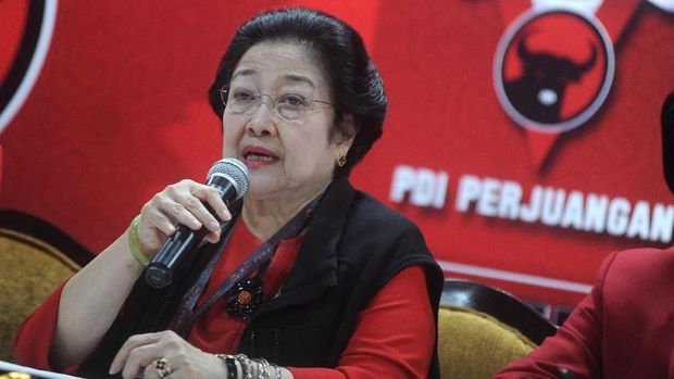 Firli mengaku pernah makan malam dengan Ketua Umum PDIP Megawati Soekarnoputri dan Wakabareskrim Irjen Antam Novambar, namun membantah membicarakan kasus dan hanya supervisi.