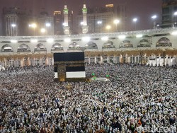 Kumpulan Doa Umrah: Doa Melihat Kakbah Lengkap dengan Artinya