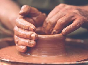 Liburan ke Borobudur? Jangan Lupa Belajar Gerabah Ala Demi Moore