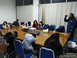 Razia di Bandung, Petugas Amankan Airsoft Gun dan 14 Pasangan Ngamar