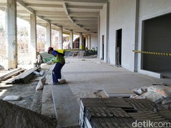 Stadion Jatidiri dibangun dengan standar internasional mulai dari rumput Zoysia japonica, lintasan atletik sertifikasi IAAF, hingga nantinya pencahayaan pun standar internasiona