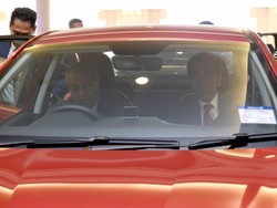 Ternyata Ini Sebabnya Jokowi Tak Lagi Berani Nyetir Mobil Sendiri