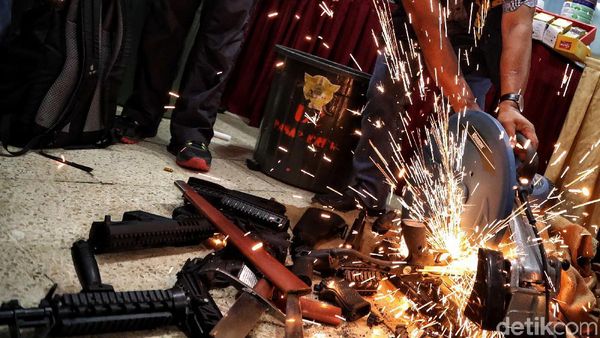 Bea-Cukai Musnahkan Ribuan Barang Impor Ilegal