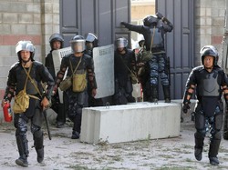 Sehari Usai Bentrok, Eks Presiden Kyrgyzstan Atambayev Menyerahkan Diri