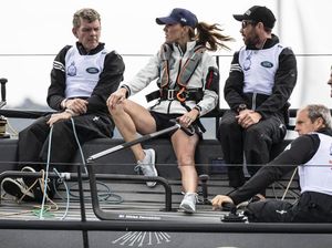 Pakai Sneakers Ini, Gayamu Jadi Mirip Kate Middleton Tanpa Bikin Bangkrut Pakai Sneakers Ini, Gayamu Jadi Mirip Kate Middleton Tanpa Bikin Bangkrut