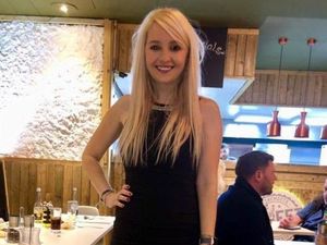 Ngeri, Finalis Ratu Kecantikan Inggris Dicium Oleh Penguntit Ngeri, Finalis Ratu Kecantikan Inggris Dicium Oleh Penguntit