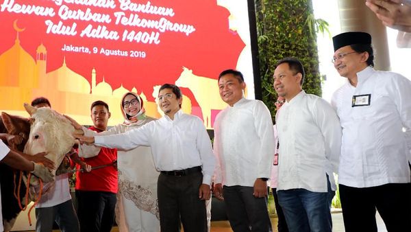 TelkomGroup Tebar Hewan Qurban ke Pelosok Nusantara