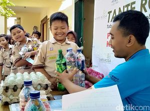 Ada di Jepara! Beli Telur Bebek, Bayarnya Pakai Sampah Plastik