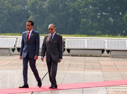 PM Malaysia Akan Surati Jokowi Soal Kabut Asap Kebakaran Lahan