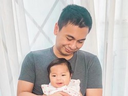 Waduh! Dikasih Mobil Baru Anak Raditya Dika Malah Nangis