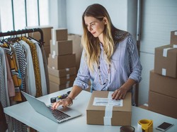 Cuma Jempol yang Gerak, UMKM Kini Tak Perlu ke Toko Grosir Ambil Dagangan