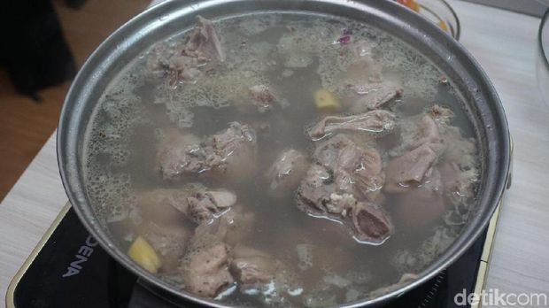 sup kambing bening