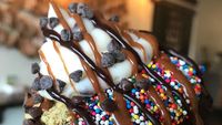 Enak Jadi Teman Ngopi, Ini 10 Donat Sandwich yang Yummy