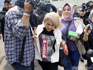 Akui Dekat dengan Roy Kiyoshi, Evelyn Kok Kabur?