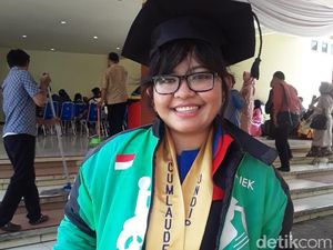 Driver Ojol yang Lulus Cum Laude di Undip Dapat Beasiswa S2
