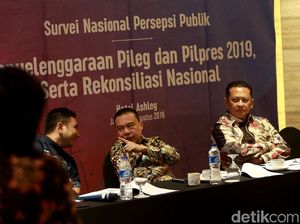Survei Cyrus: 33,3% Publik Setuju Pemerintah Bantu Pemulangan Habib Rizieq Survei Cyrus: 33,3% Publik Setuju Pemerintah Bantu Pemulangan Habib Rizieq
