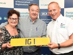 Ada yang Rela Bayar Pelat Nomor Hampir Rp 5 Miliar