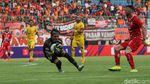 Diimbangi Bhayangkara FC, Persija Tertahan di Zona Degradasi