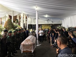 Keluarga Serahkan Jenazah Cosmas Batubara ke Pemerintah untuk Dimakamkan
