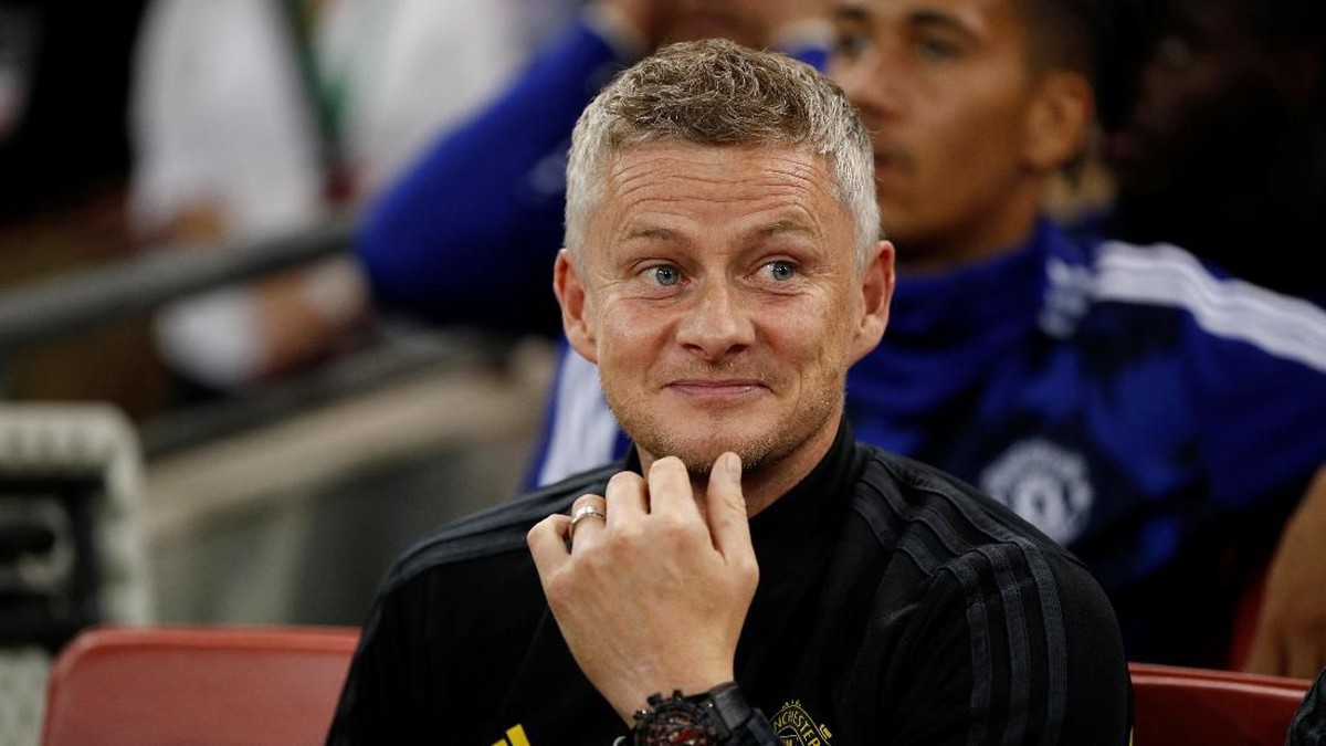 Ole Gunnar Solskjaer dikritik karena performa jeblok Man United di akhir musim lalu (John Sibley/Reuters)