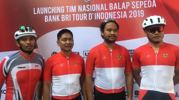Projo Waseso (kanan) jadi andalan timnas balap sepeda Indonesia di Tour de Indonesia.