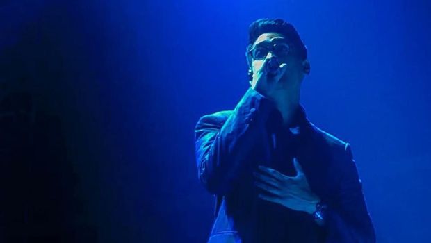 Afgan Syahreza dalam konser Dekade