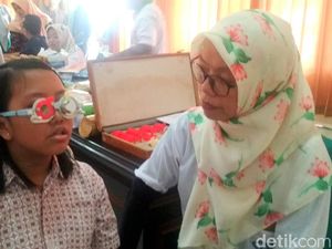 Makin Banyak Anak SD Pakai Kacamata, Tren Main Gadget Dituding sebagai Pemicu Makin Banyak Anak SD Pakai Kacamata, Tren Main Gadget Dituding sebagai Pemicu