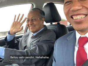 Melihat Aksi Presiden Jokowi Nge-Vlog Disopiri PM Malaysia