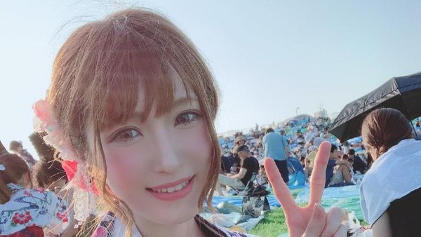 Pamer Foto Jadul, Perubahan Cosplayer Cantik Ini Bikin Netizen Tercengang