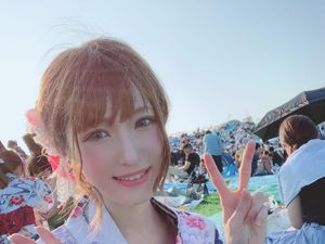 Pamer Foto Jadul, Perubahan Cosplayer Cantik Ini Bikin Netizen Tercengang