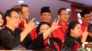 Pose Metal Megawati, Puan dan Prananda