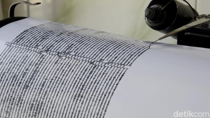 Seismograf, alat pencatat gempa. Ilustrasi gempa bumi Seismograf, alat pencatat getaran gempa. Ilustrasi gempa bumi