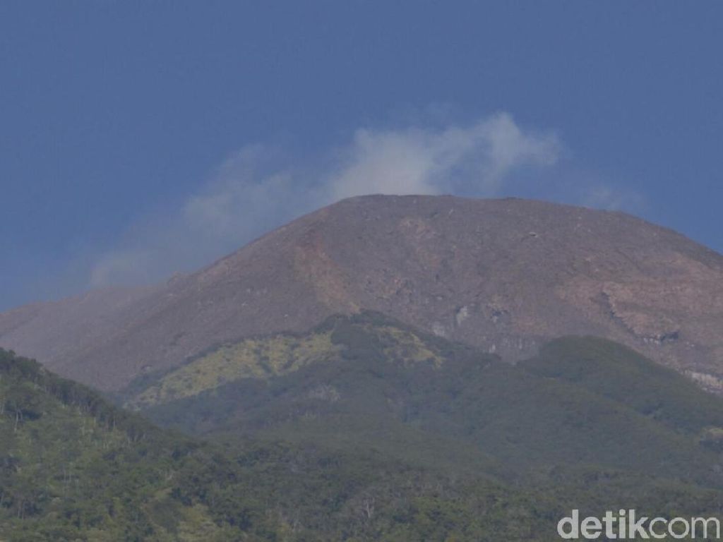 Gunung Slamet Bertatus Waspada, Gempa Tremor masih Dominan Gunung Slamet Bertatus Waspada, Gempa Tremor masih Dominan
