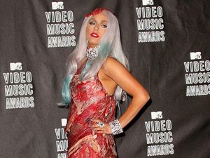 Ingat Gaun Daging Kontroversial Lady Gaga? Begini Nasibnya Sekarang