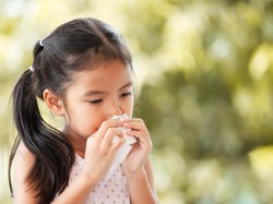 Para Ortu Wajib Tahu! 4 Obat Alami Redakan Radang Tenggorokan Anak