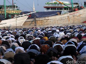 Begini Suasana Salat Idul Adha di Pelabuhan Sunda Kelapa Begini Suasana Salat Idul Adha di Pelabuhan Sunda Kelapa