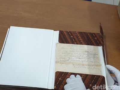 Foto-foto Eksklusif Naskah Asli Proklamasi