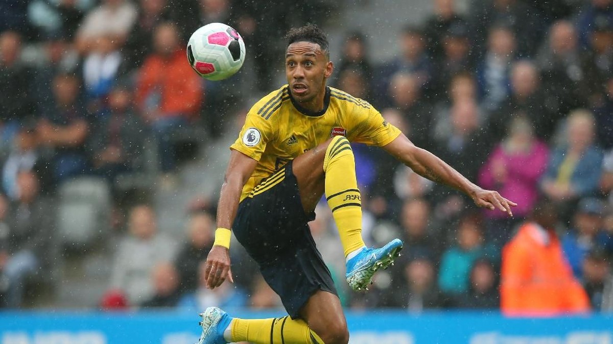 Pierre-Emerick Aubameyang mencetak enam gol di enam pekan pertama Liga Inggris. (Foto: Alex Livesey/Getty Images)