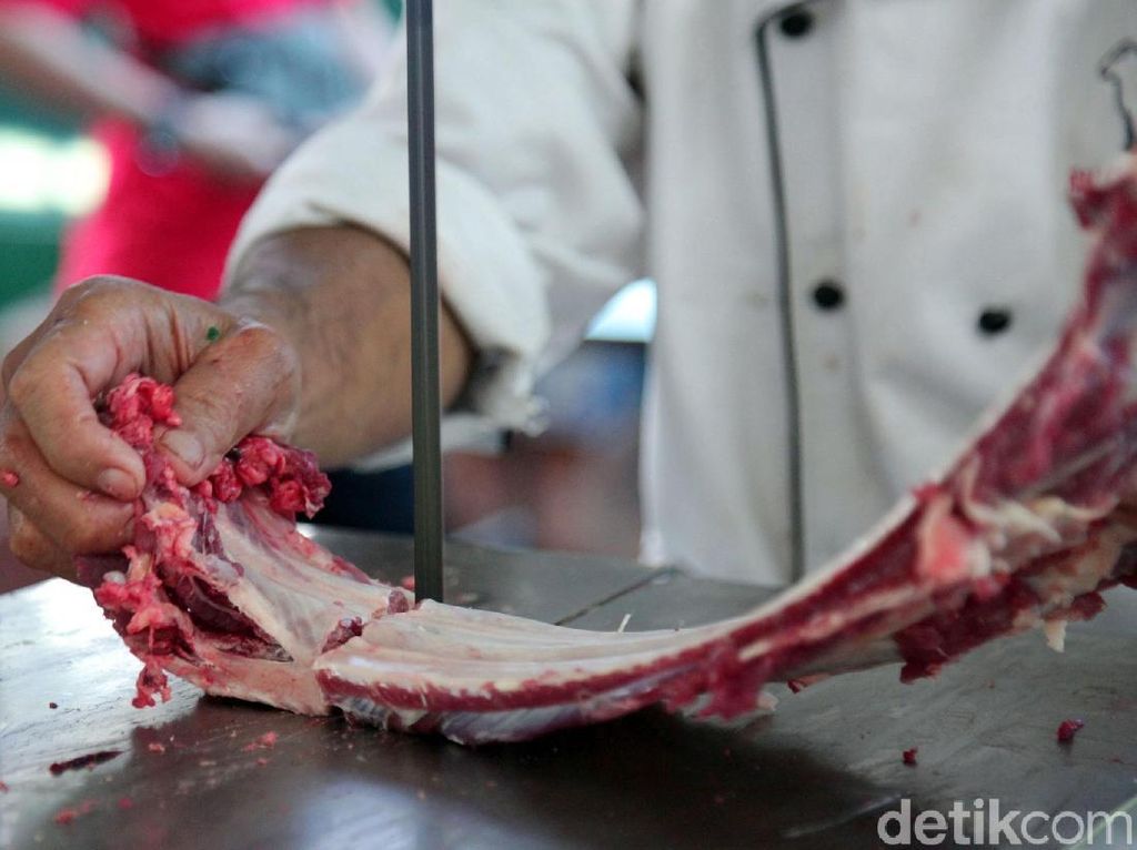 Masakan Daging Kurban Bintang Lima DKI Akan Dibagikan Besok Masakan Daging Kurban Bintang Lima DKI Akan Dibagikan Besok