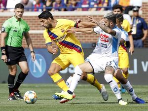 Napoli Vs Barcelona: Suarez Dua Gol, Los Cules Menang 4-0 Napoli Vs Barcelona: Suarez Dua Gol, Los Cules Menang 4-0