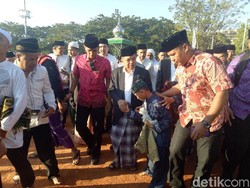 Bahagianya JK Rayakan Idul Adha di Makassar