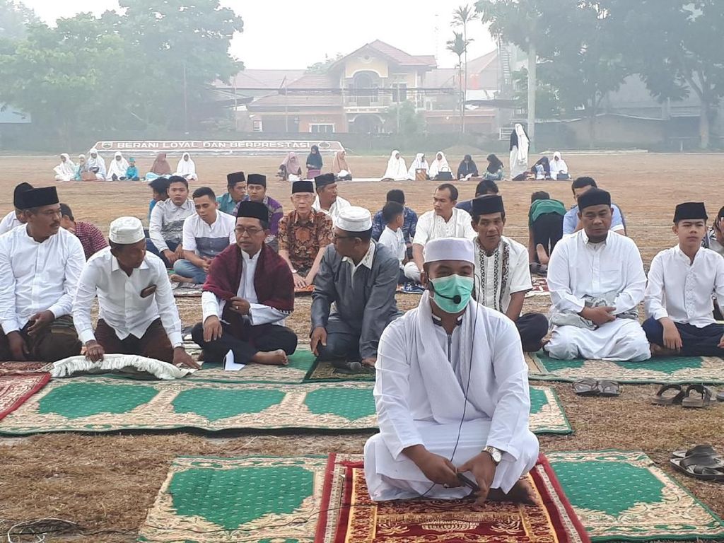 Salat Idul Adha di Pekanbaru Dikepung Kabut Asap Salat Idul Adha di Pekanbaru Dikepung Kabut Asap