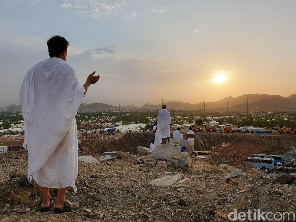 Puncak Ibadah Haji, Ribuan Jamaah Padati Padang Arafah Puncak Ibadah Haji, Ribuan Jamaah Padati Padang Arafah