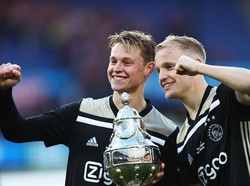 Van de Beek Akan Gabung Madrid, De Jong Doakan yang Terbaik