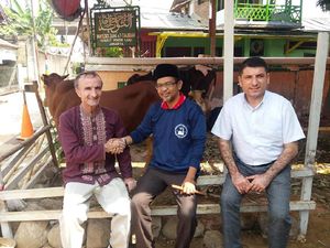 Gaya Unik Sekolah Internasional Gelar Kurban Gaya Unik Sekolah Internasional Gelar Kurban