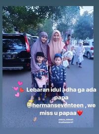 Juliana Moechtar dan kedua anaknya