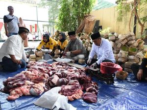 Polres Lamongan Pupuk Keikhlasan Mengabdi pada Negeri dengan Berkurban
